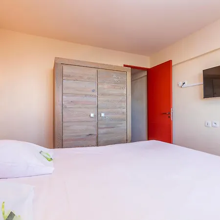 3 Pieces Avec Balcon, Wifi Et Cuisine Equipee - - Fr-1-314-112 Apartmán *